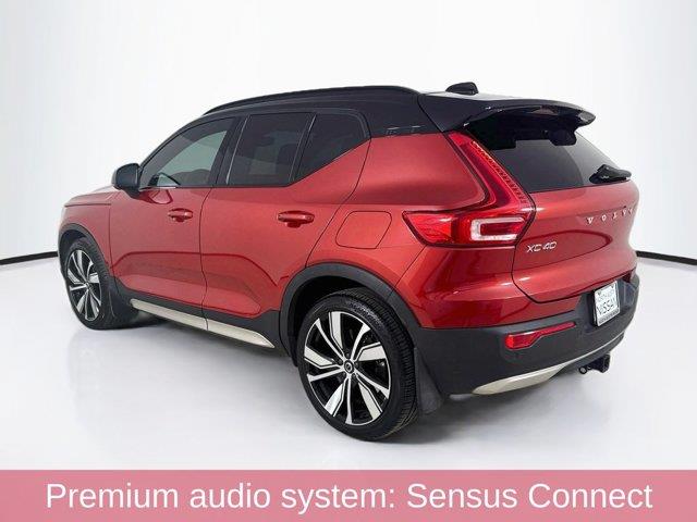 2021 Volvo XC40 - $22,869