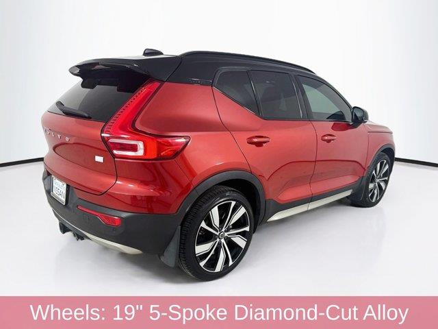 2021 Volvo XC40 - $22,869