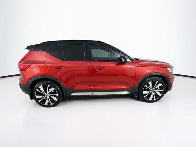 2021 Volvo XC40 - $22,869