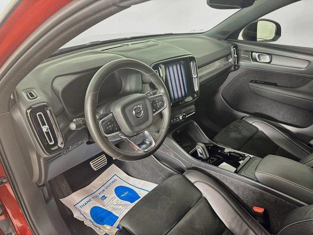 2021 Volvo XC40 - $22,869