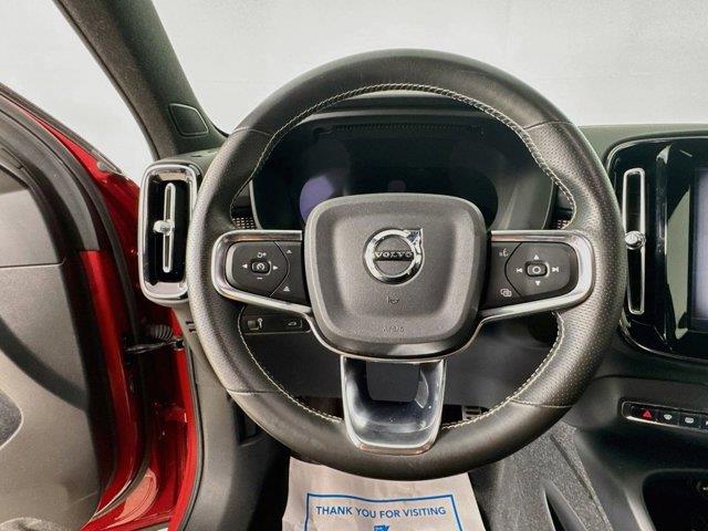 2021 Volvo XC40 - $22,869