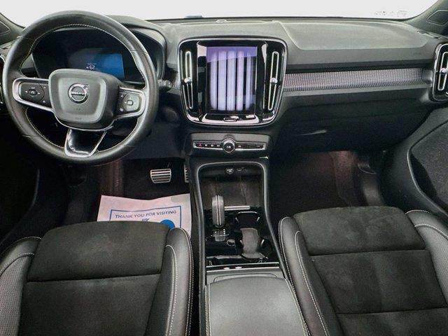 2021 Volvo XC40 - $22,869