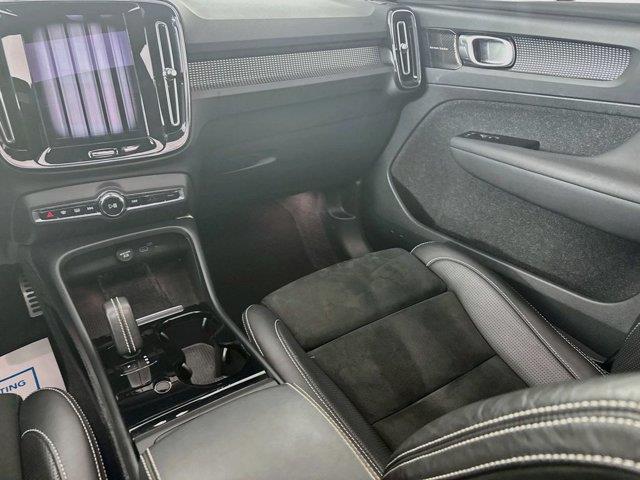 2021 Volvo XC40 - $22,869