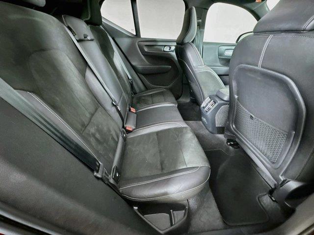 2021 Volvo XC40 - $22,869