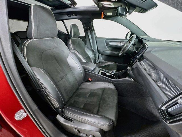 2021 Volvo XC40 - $22,869