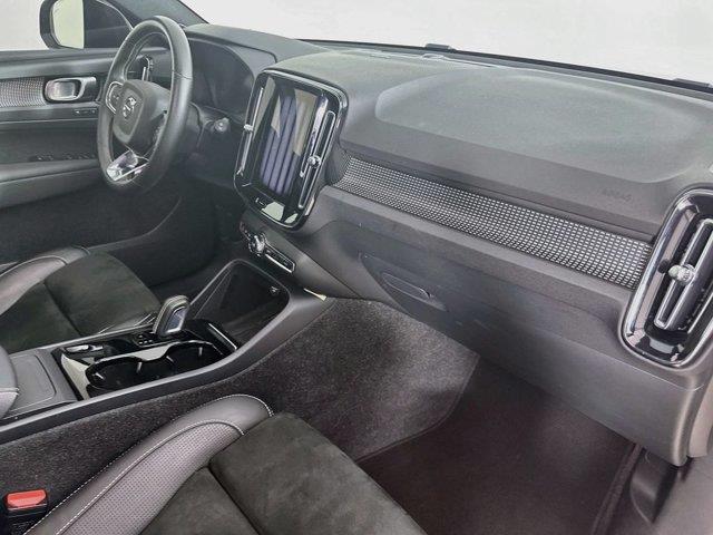 2021 Volvo XC40 - $22,869