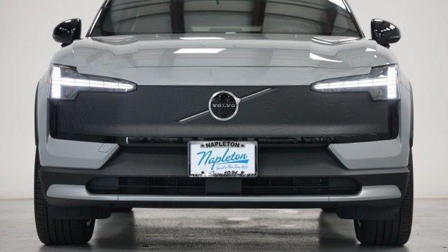 2026 Volvo EX30 Cross Country Twin Ultra