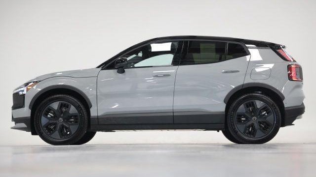 2026 Volvo EX30 Cross Country Twin Ultra