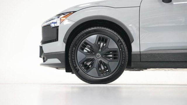 2026 Volvo EX30 Cross Country Twin Ultra