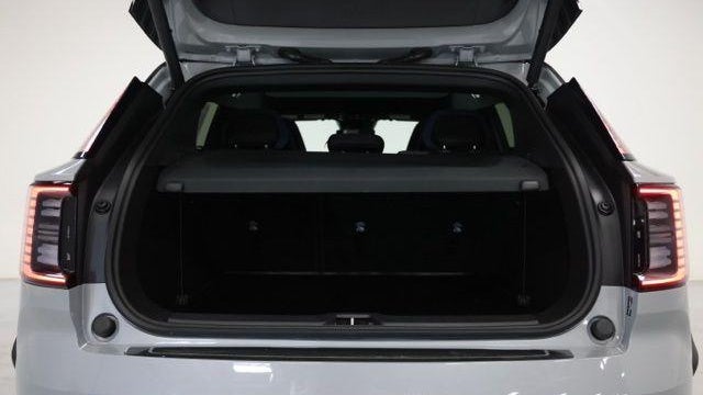 2026 Volvo EX30 Cross Country Twin Ultra