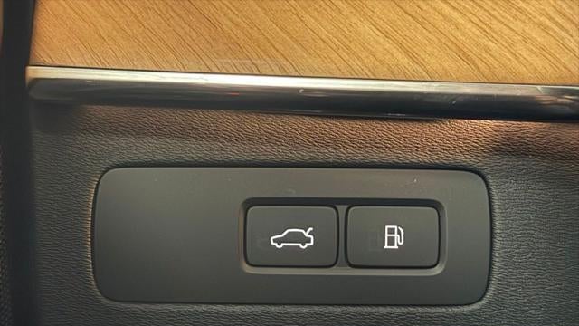2023 Volvo XC90 Recharge T8 Plus Bright Theme 6P