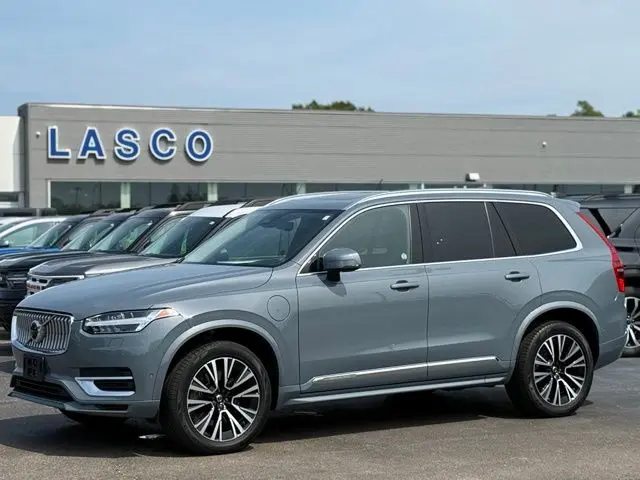 2023 Volvo XC90 - $37,000