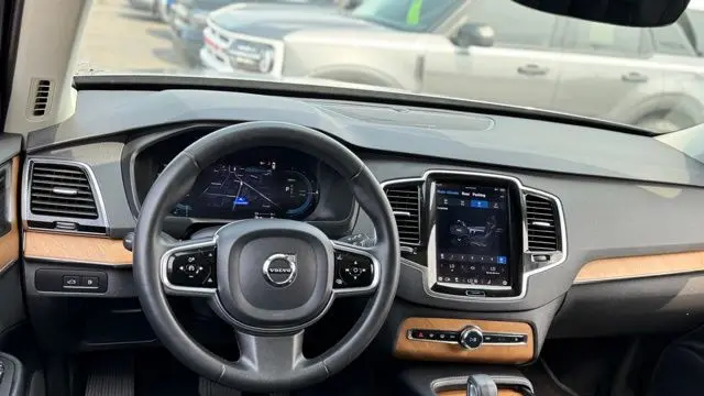 2023 Volvo XC90 Recharge T8 Plus Bright Theme 6P