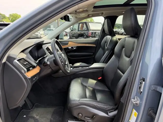 2023 Volvo XC90 - $37,000