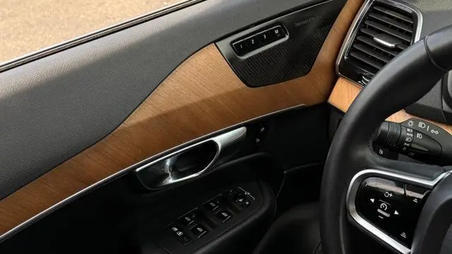 2023 Volvo XC90 Recharge T8 Plus Bright Theme 6P