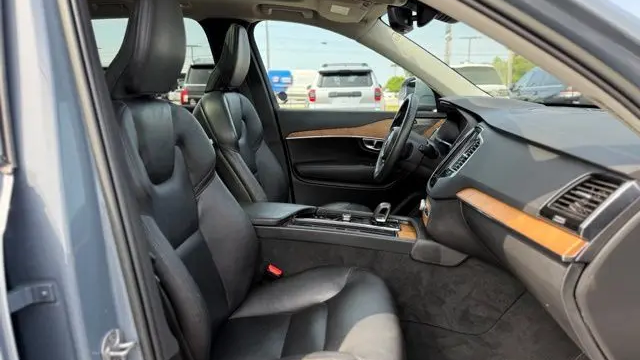 2023 Volvo XC90 Recharge T8 Plus Bright Theme 6P
