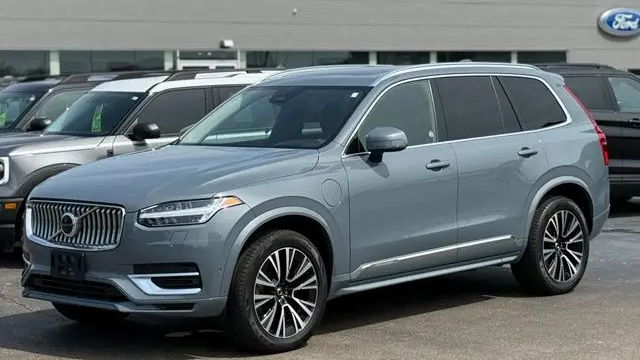 2023 Volvo XC90 Recharge T8 Plus Bright Theme 6P