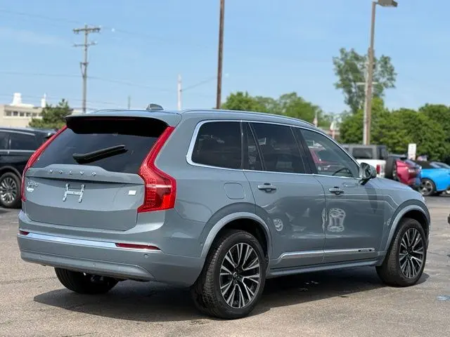 2023 Volvo XC90 - $37,000