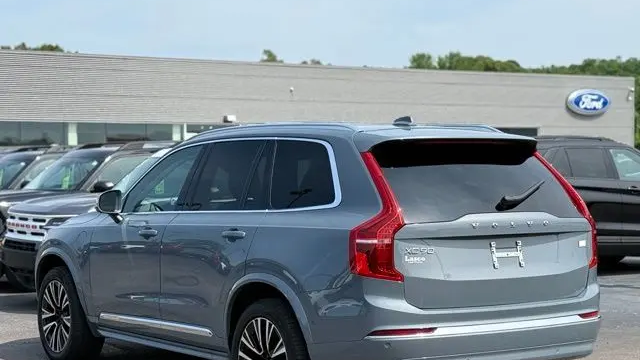 2023 Volvo XC90 Recharge T8 Plus Bright Theme 6P