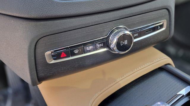 2023 Volvo XC90 Recharge T8 Ultimate Bright Theme 7P