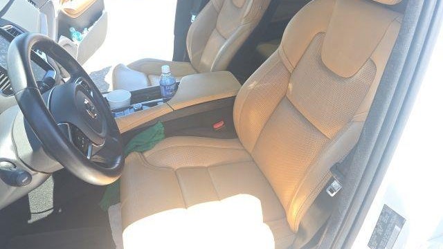 2023 Volvo XC90 Recharge T8 Ultimate Bright Theme 7P