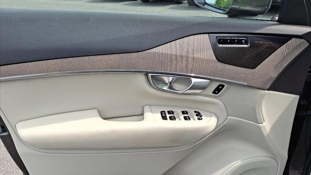 2024 Volvo XC90 Recharge T8 Plus Bright Theme 7P