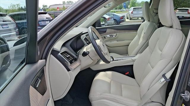 2024 Volvo XC90 Recharge T8 Plus Bright Theme 7P