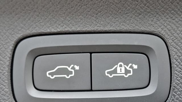 2024 Volvo XC90 Recharge T8 Plus Bright Theme 7P