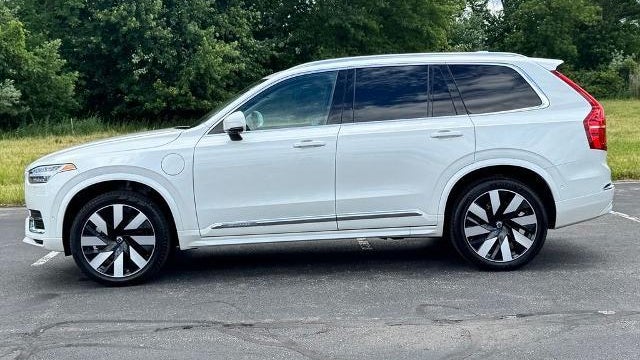 2024 Volvo XC90 Recharge T8 Plus Bright Theme 7P