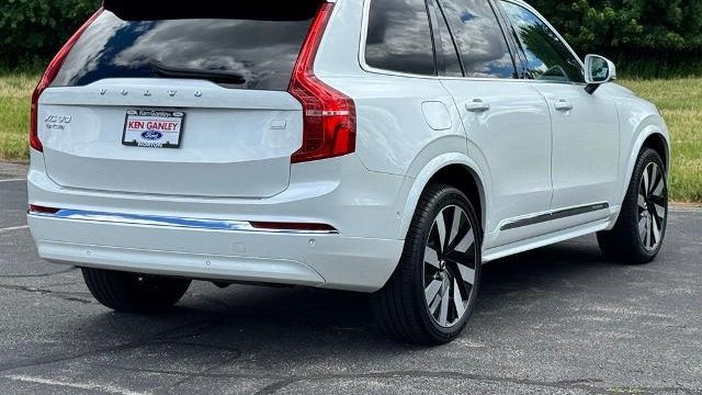 2024 Volvo XC90 Recharge T8 Plus Bright Theme 7P