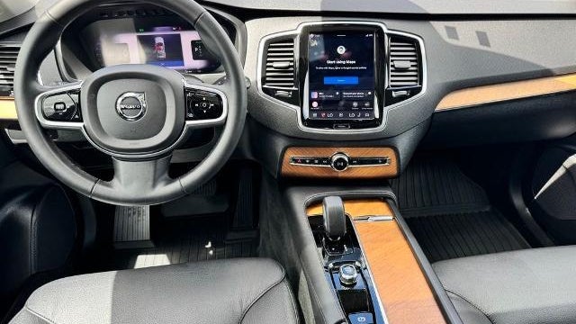 2024 Volvo XC90 Recharge T8 Plus Bright Theme 7P