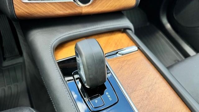 2024 Volvo XC90 Recharge T8 Plus Bright Theme 7P