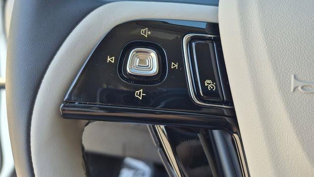 2024 Volvo XC90 Recharge T8 Ultimate Bright Theme 7P