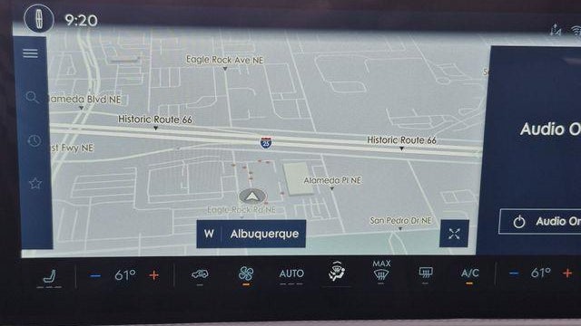 2024 Volvo XC90 Recharge T8 Ultimate Bright Theme 7P