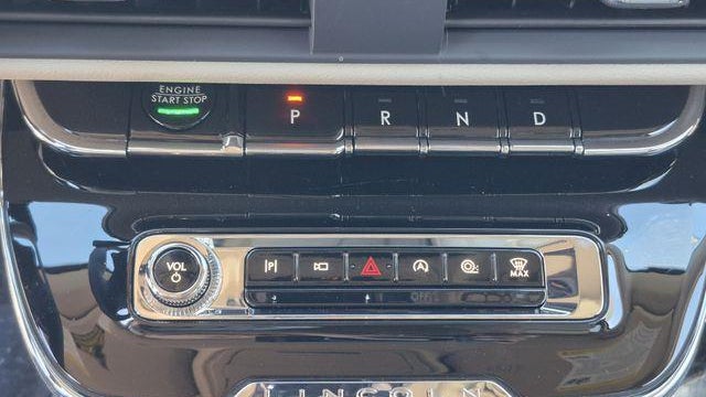 2024 Volvo XC90 Recharge T8 Ultimate Bright Theme 7P