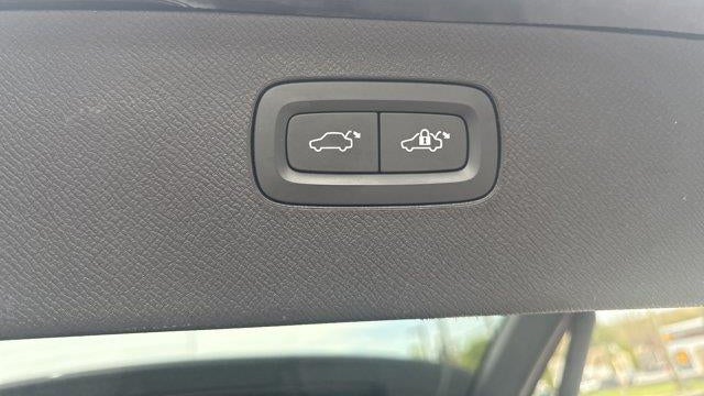 2024 Volvo XC90 Recharge T8 Ultimate Bright Theme 7P