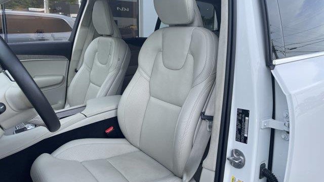 2024 Volvo XC90 Recharge T8 Ultimate Bright Theme 7P