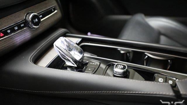 2024 Volvo XC90 Recharge T8 Ultimate Bright Theme 7P