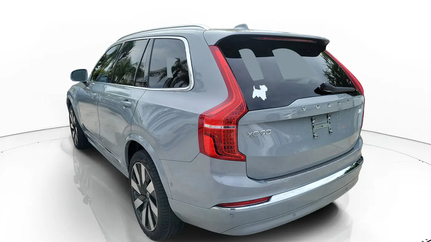2024 Volvo XC90 Recharge T8 Ultimate Bright Theme 7P