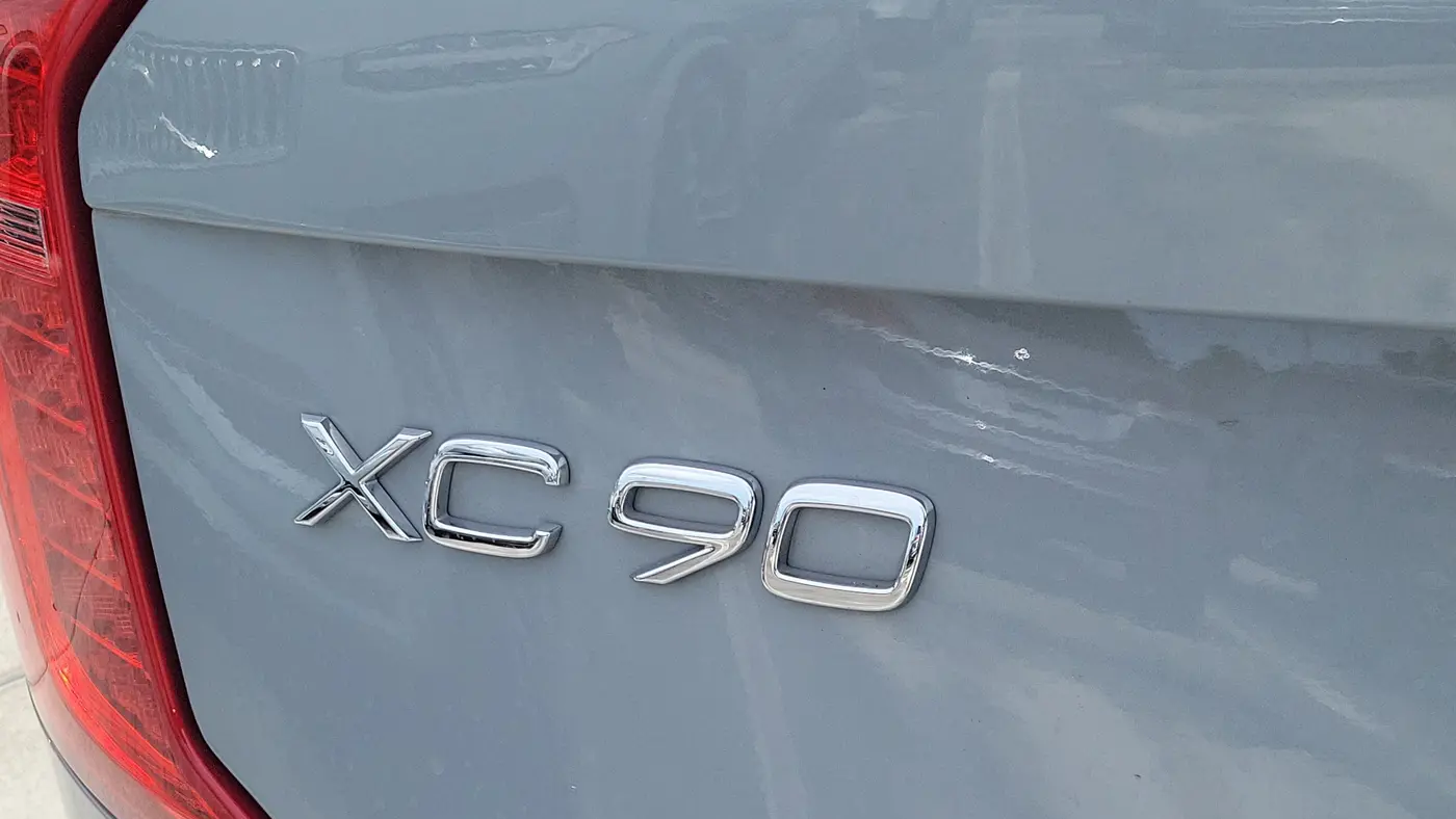 2024 Volvo XC90 Recharge T8 Ultimate Bright Theme 7P