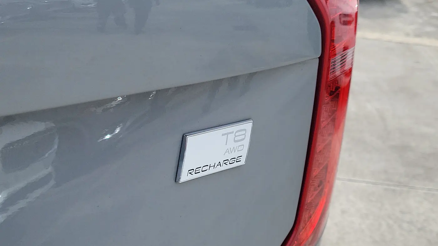 2024 Volvo XC90 Recharge T8 Ultimate Bright Theme 7P