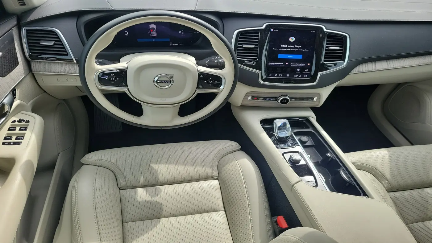 2024 Volvo XC90 Recharge T8 Ultimate Bright Theme 7P