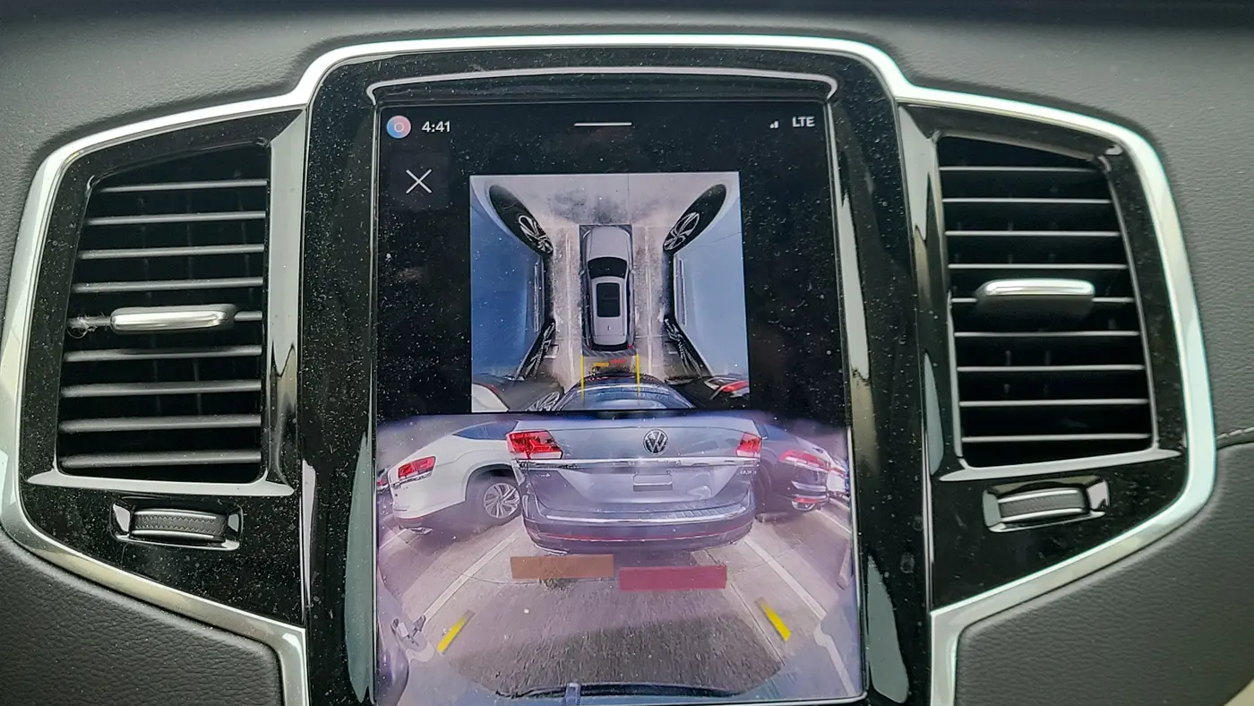 2024 Volvo XC90 Recharge T8 Ultimate Bright Theme 7P