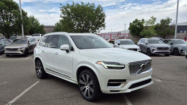 2023 Volvo XC90 Recharge T8 Plus Bright Theme 7P