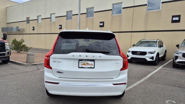2023 Volvo XC90 Recharge T8 Plus Bright Theme 7P