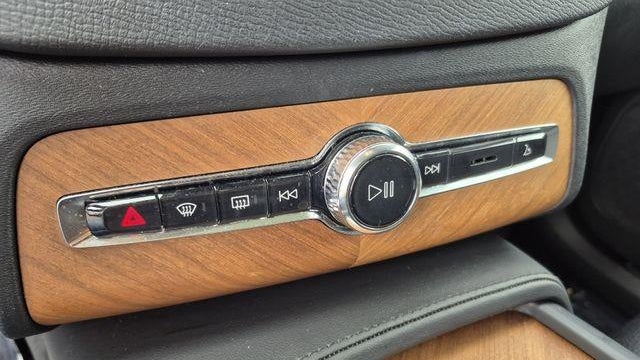 2023 Volvo XC90 Recharge T8 Plus Bright Theme 7P