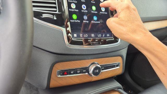 2023 Volvo XC90 Recharge T8 Plus Bright Theme 7P