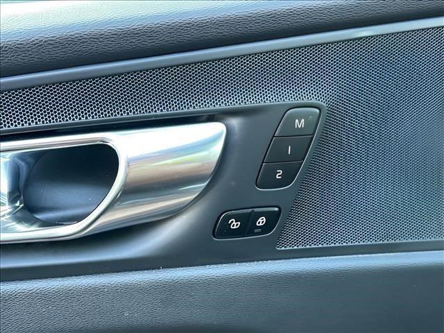 2023 Volvo XC60 - $25,489