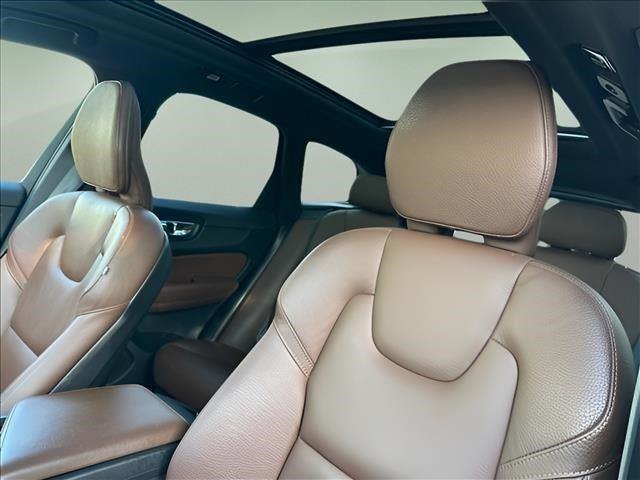 2023 Volvo XC60 - $25,489