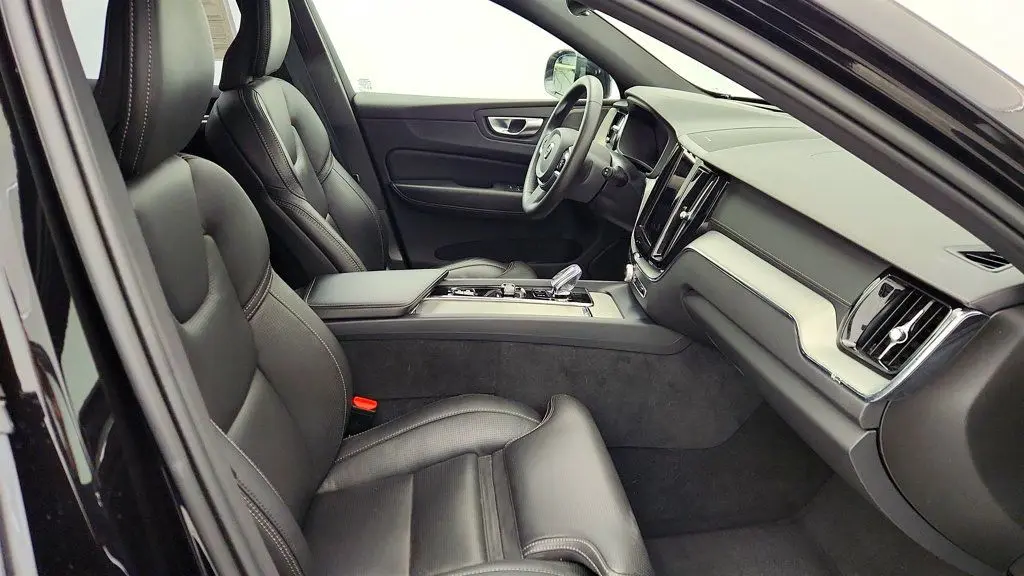 2024 Volvo XC60 - $36,495